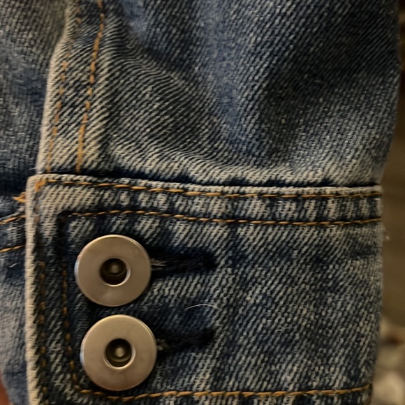 I hardly ever wear it anymore - Picture 4 of 4